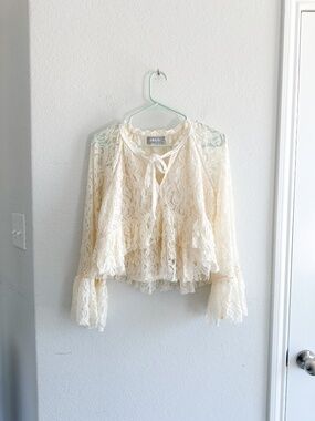 Blue B. Cream Floral Lace Tiered Ruffle Boho Bell Sleeve Blouse Size M